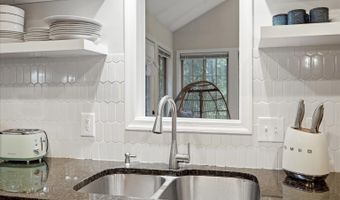 323 PALMER Rd, Basye, VA 22810