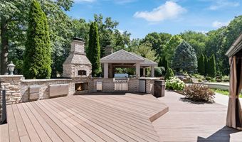 2351 Mallard Rd, Akron, OH 44319