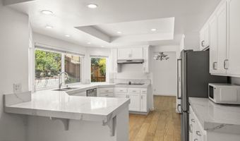 2325 Parkway Dr, Camarillo, CA 93010