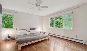 10 Pleasant Point Rd, Branford, CT 06405