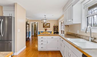 57 Lakeview Pt, Alexander City, AL 35010