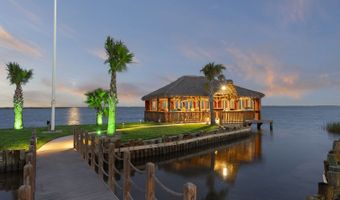 140 BAY HARBOR Dr, Aransas Pass, TX 78336