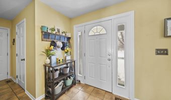 520 Meadowbrook Dr, Adrian, MI 49221