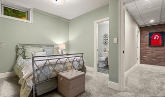 7 Newton Pl, Allendale, NJ 07401