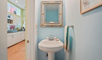 628 A St NE, Washington, DC 20002