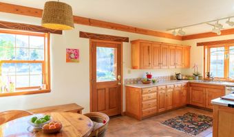 71 Calle Martinez, Arroyo Seco, NM 87514