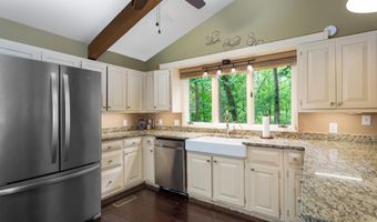 1624 LAKESHORE Dr, Anniston, AL 36207