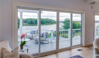 1040 Buttonwoods Ave, Warwick, RI 02886