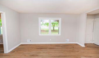 2031 Evergreen Dr, Boiling Springs, SC 29316