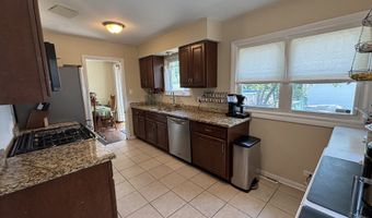 1317 N Mitchell Ave, Arlington Heights, IL 60004