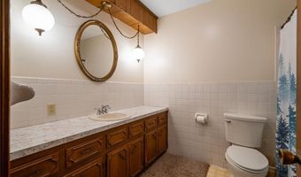 605 7th St, Barling, AR 72923