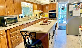 1213 VINE St, Anniston, AL 36207