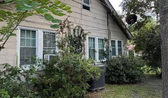 198 Holmesville Ave, Baxley, GA 31515