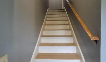 172 5th St, Bangor, ME 04401