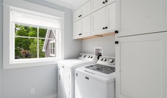 5 Hampden St, Barrington, RI 02806