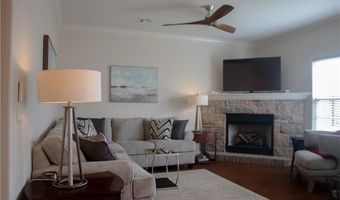 610 SW 5th St, Bentonville, AR 72712