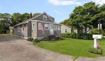 37 Reservoir Rd, Middletown, RI 02842