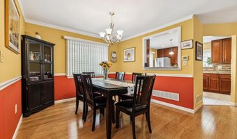 15 Kennedy Ct, Middletown, NJ 07748