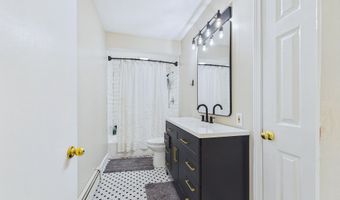 38 Mary Carroll St, Auburn, ME 04210