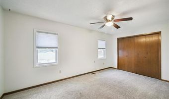 88 Main Ave, Atkins, IA 52206