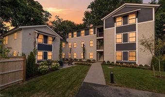 32 Exchange St 204, East Greenwich, RI 02818