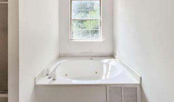 2945 Georgian Manor Dr, Alpharetta, GA 30022
