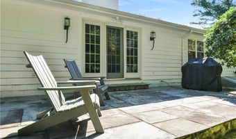 91 Cindyann Dr, East Greenwich, RI 02818