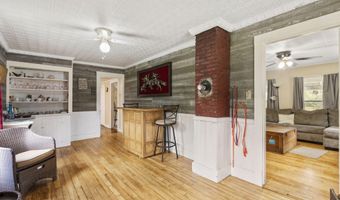 8 Cross St, Andover, ME 04216