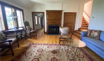 61 Ledge Rd J, Newport, RI 02840