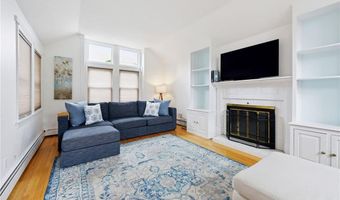 35 Anna Olivo Ct, Narragansett, RI 02882