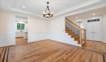 8905 HEMPSTEAD Ave, Bethesda, MD 20817