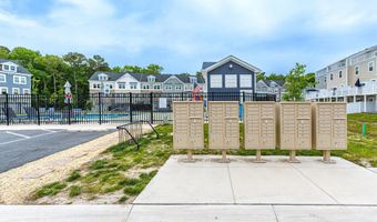 12428 SEA OAKS Ln 4, Berlin, MD 21811