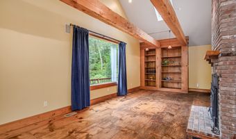 4 Spruce Mountain Trl, Danbury, CT 06810