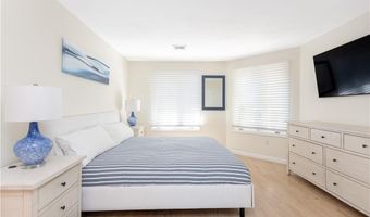 112 Harrison Ave, Newport, RI 02840