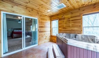 8385 6TH St, Amherst Junction, WI 54407