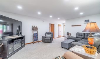 306 Riverview Dr, Albion, IN 46701