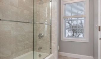 314 Chases Way A, Middletown, RI 02842
