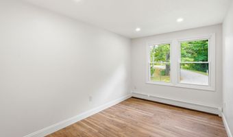 632 Raymond Rd, Chester, NH 03036