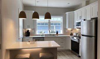 107 Woodland Ave REAR 1ST FL, Avon By The Sea, NJ 07717