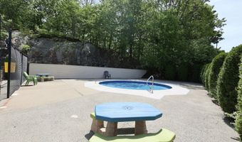 62 Deer Run 62, Bethel, CT 06801