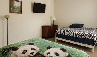 6 Irving Pl, Danbury, CT 06810