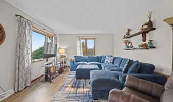 405 W GREENFIELD Ave, Algoma, WI 54201