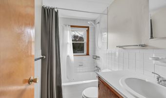26 Barnum Rd, Danbury, CT 06811