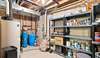 3235 Lakeview Dr, Allegan, MI 49010