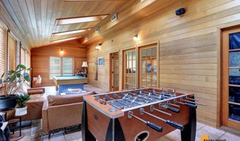 7521 Labrador Cir, Anchorage, AK 99502