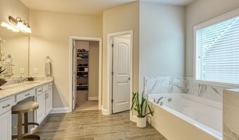 205 Colfax Dr, Boiling Springs, SC 29316