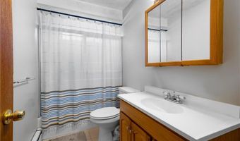 40 Agnes St, East Providence, RI 02914