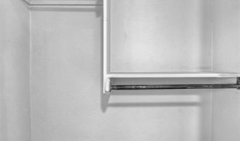 2404 N Robin St, Altus, OK 73521