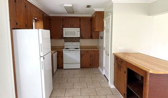 208 Magnolia Dr, Adel, GA 31620