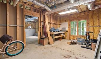 201 SADDLEHORN Trl, Ball Ground, GA 30107